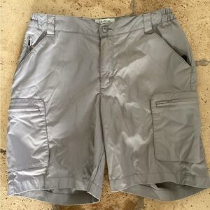 L.L.Bean nylon cargo shorts -SZ XS
Waist 13” elastic
Inseam 7”
Zip pockets